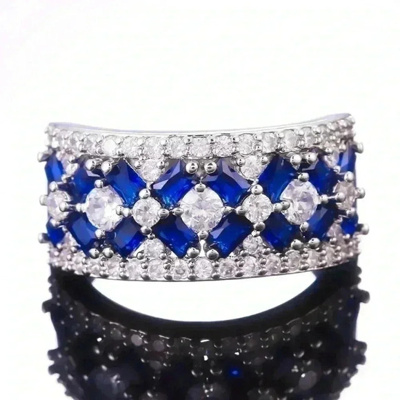 Gorgeous 925 Silver Blue Sapphire Diamond Band - Picture 4 of 6